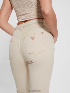 GUESS נשים ג'ינס של אמא F8RV106 לבוש מולטי לבן אספן