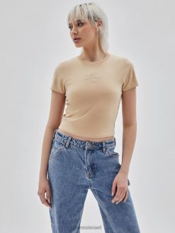 GUESS נשים טי בייבי לוגו המקורי F8RV1378 לבוש קמיע בז'